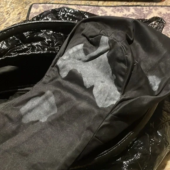 Authentic Miu Miu  Patent Leather Bag Shiny PRICE DROP 🔥🔥 - Picture 5 of 8